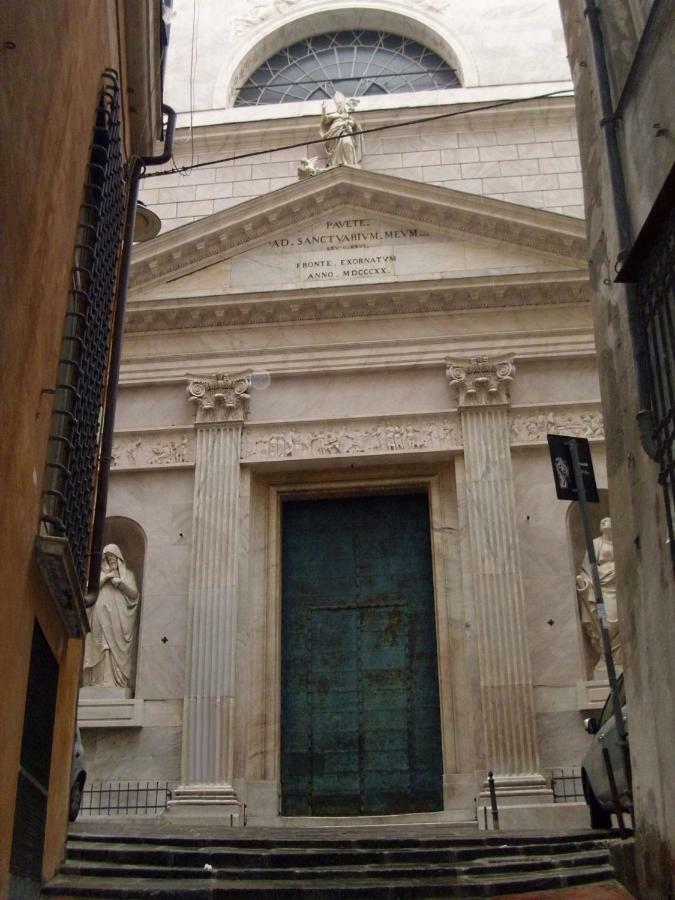 Апартаменты La Quiete In Centro Storico Генуя Экстерьер фото
